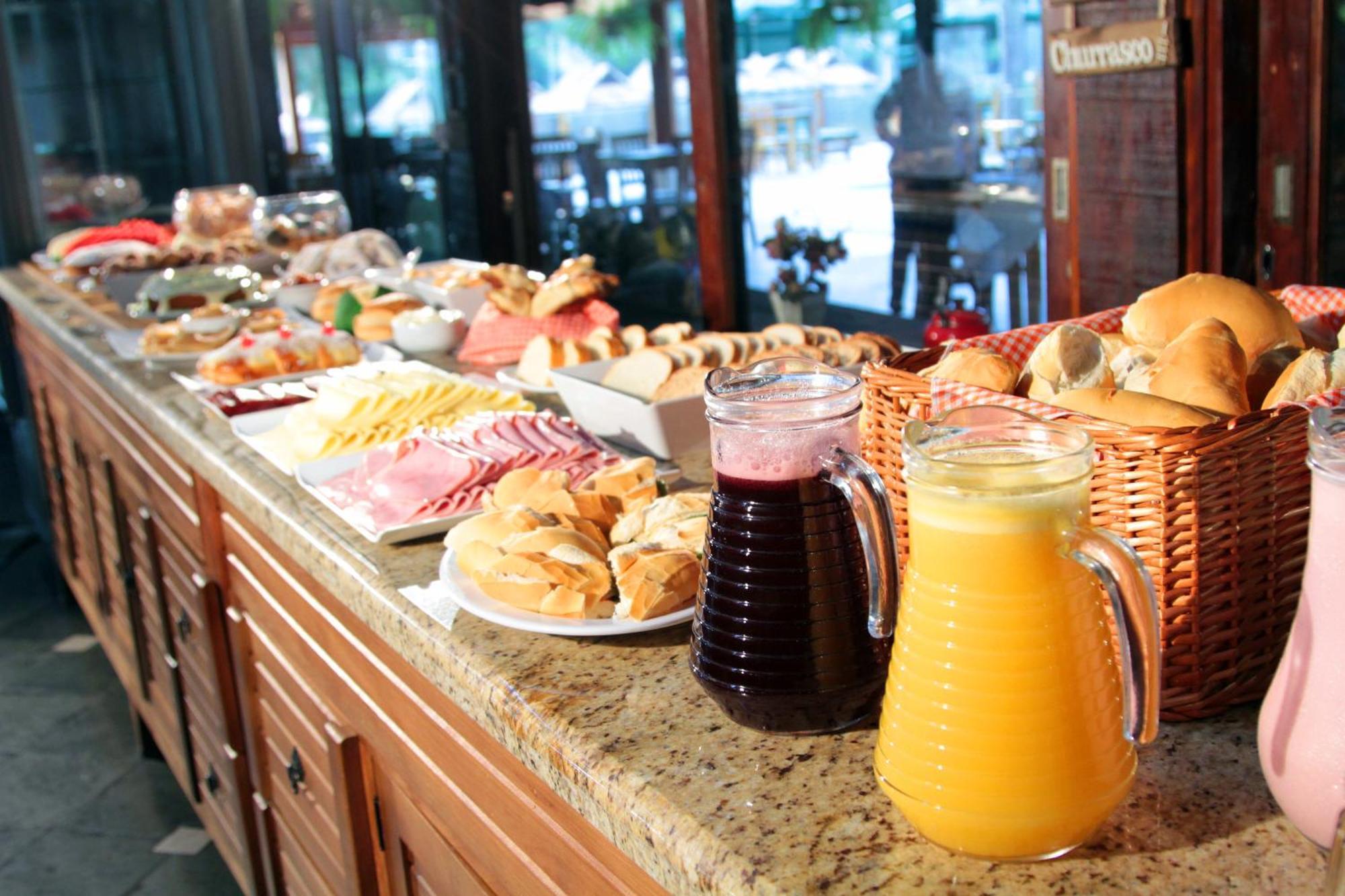 Park Hotel Modelo ปินญาลซินโญ ภายนอก รูปภาพ