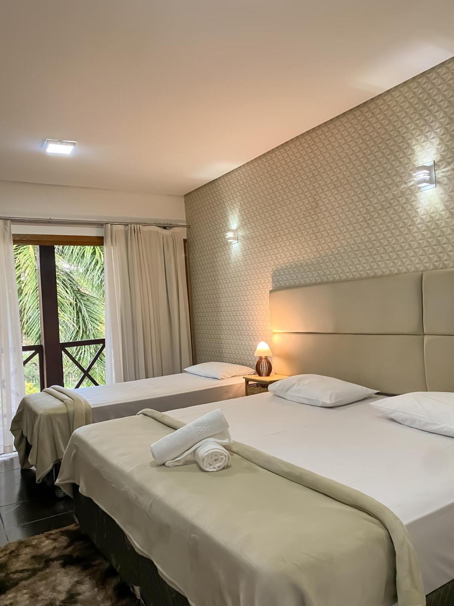 Park Hotel Modelo ปินญาลซินโญ ภายนอก รูปภาพ