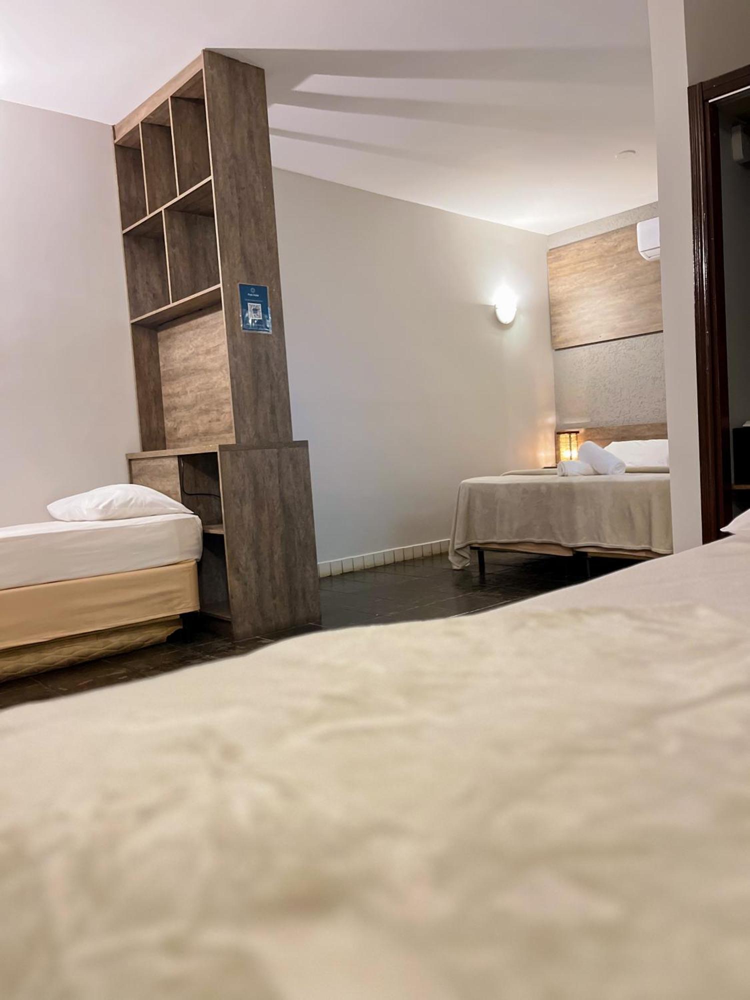 Park Hotel Modelo ปินญาลซินโญ ภายนอก รูปภาพ
