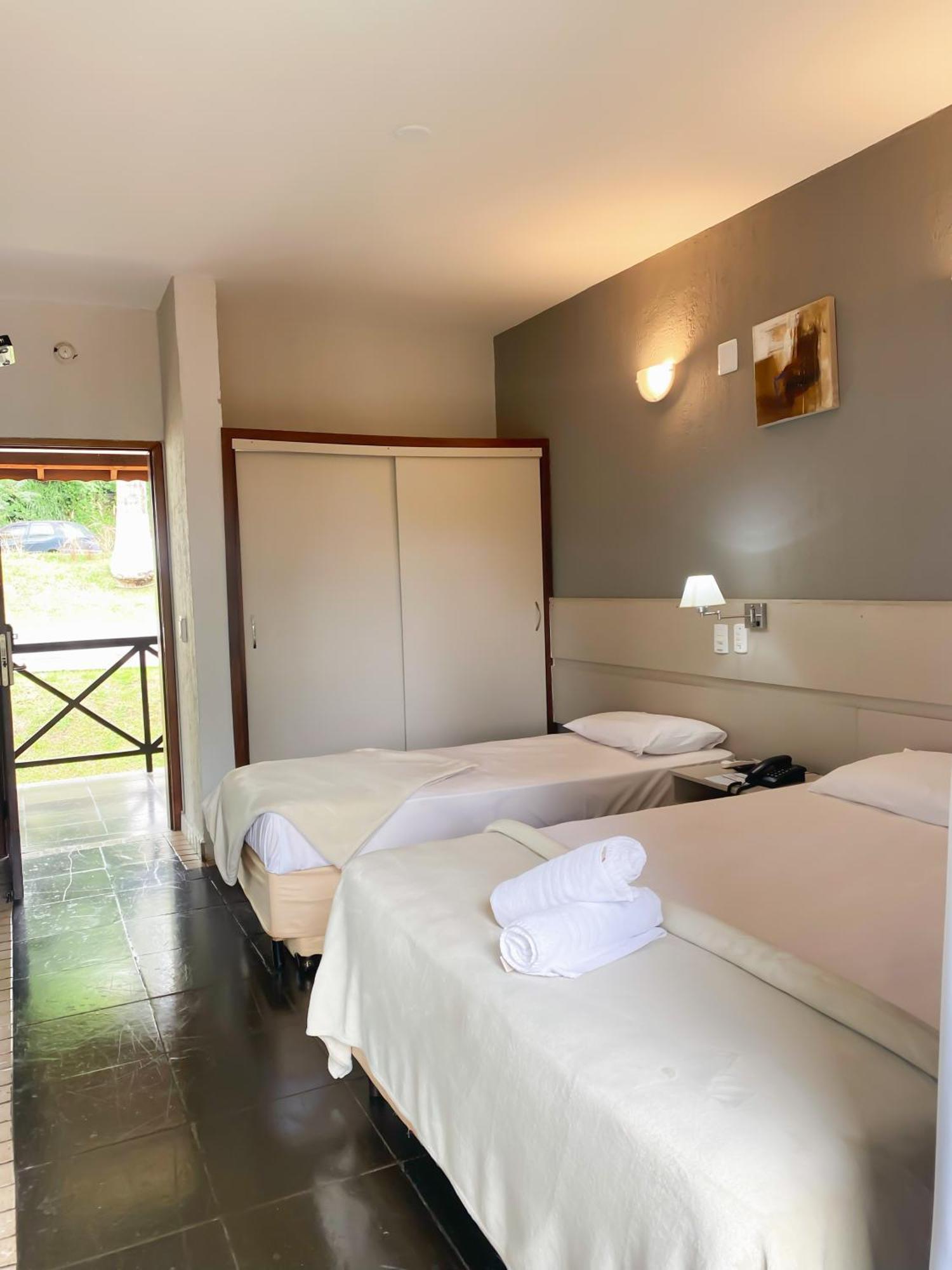 Park Hotel Modelo ปินญาลซินโญ ภายนอก รูปภาพ