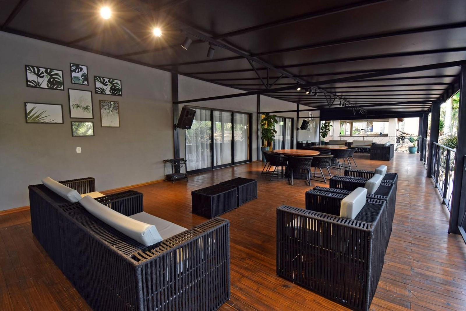 Park Hotel Modelo ปินญาลซินโญ ภายนอก รูปภาพ